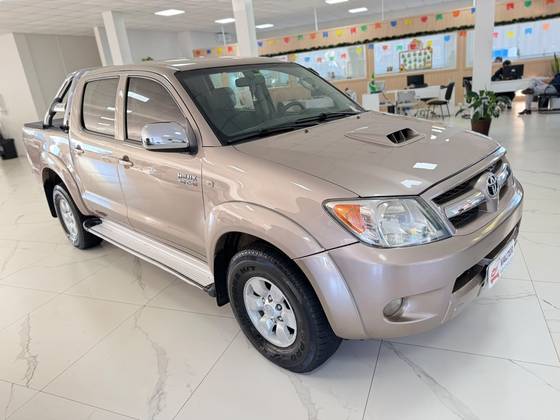 TOYOTA HILUX 3.0 SRV 4X4 CD 16V TURBO INTERCOOLER DIESEL 4P AUTOMÁTICO TOYOTA HILUX 3.0 SRV 4X4 CD 16V TURBO INTERCOOLER DIESEL 4P AUTOMÁTICO